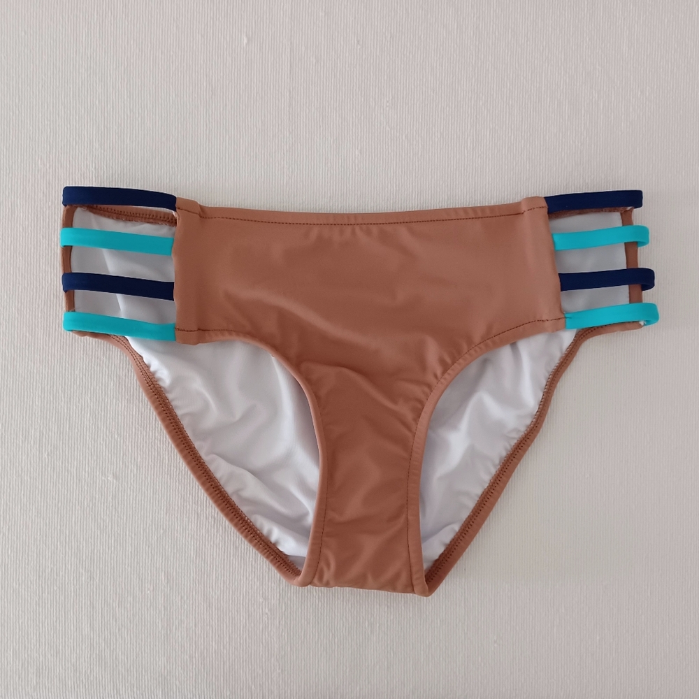 VENUS Strappy Mid-Rise Bikini Bottom, size S